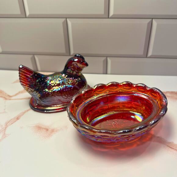 3" Red Carnival Hen on Nest - Picture 2 of 9